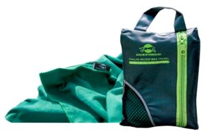 Toalla de camping Guepardo en microfibra, antibacteriana y absorbente - Verde